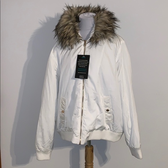 💕SOLD💕 WHITE FAUX FUR HOODIE BOMBER JACKET - Picture 6 of 8